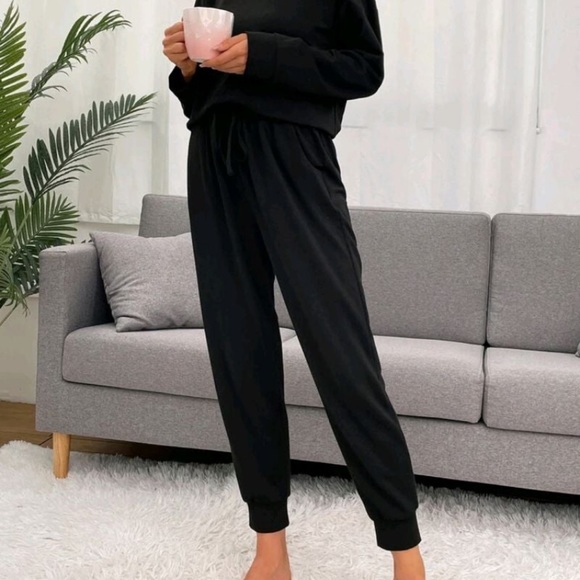 2 piece lounge suit - Picture 3 of 4